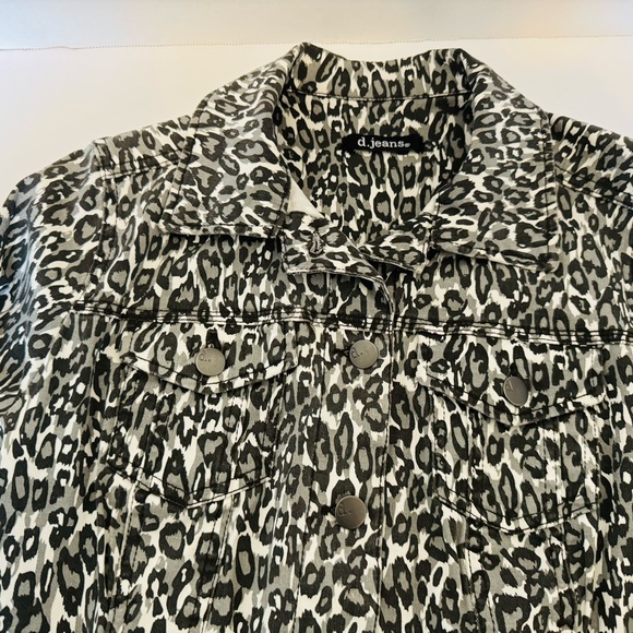d. Jeans Animal Leopard Print Stretch Denim Trucker Jacket Pockets Size Small - Picture 10 of 16